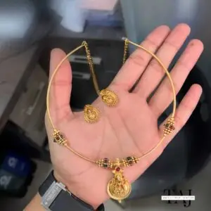 Circle Necklace Set